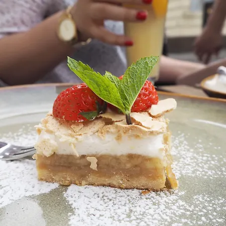 Spatz شقة فندقية 4*