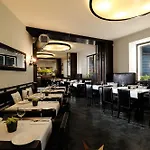 Spatz Aparthotel 3*