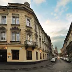 Spatz Aparthotel 3*
