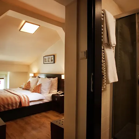 Spatz Aparthotel 3*