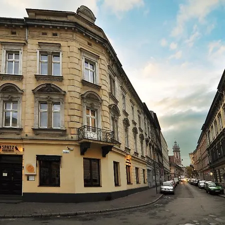 Spatz Apartmanhotel 4*